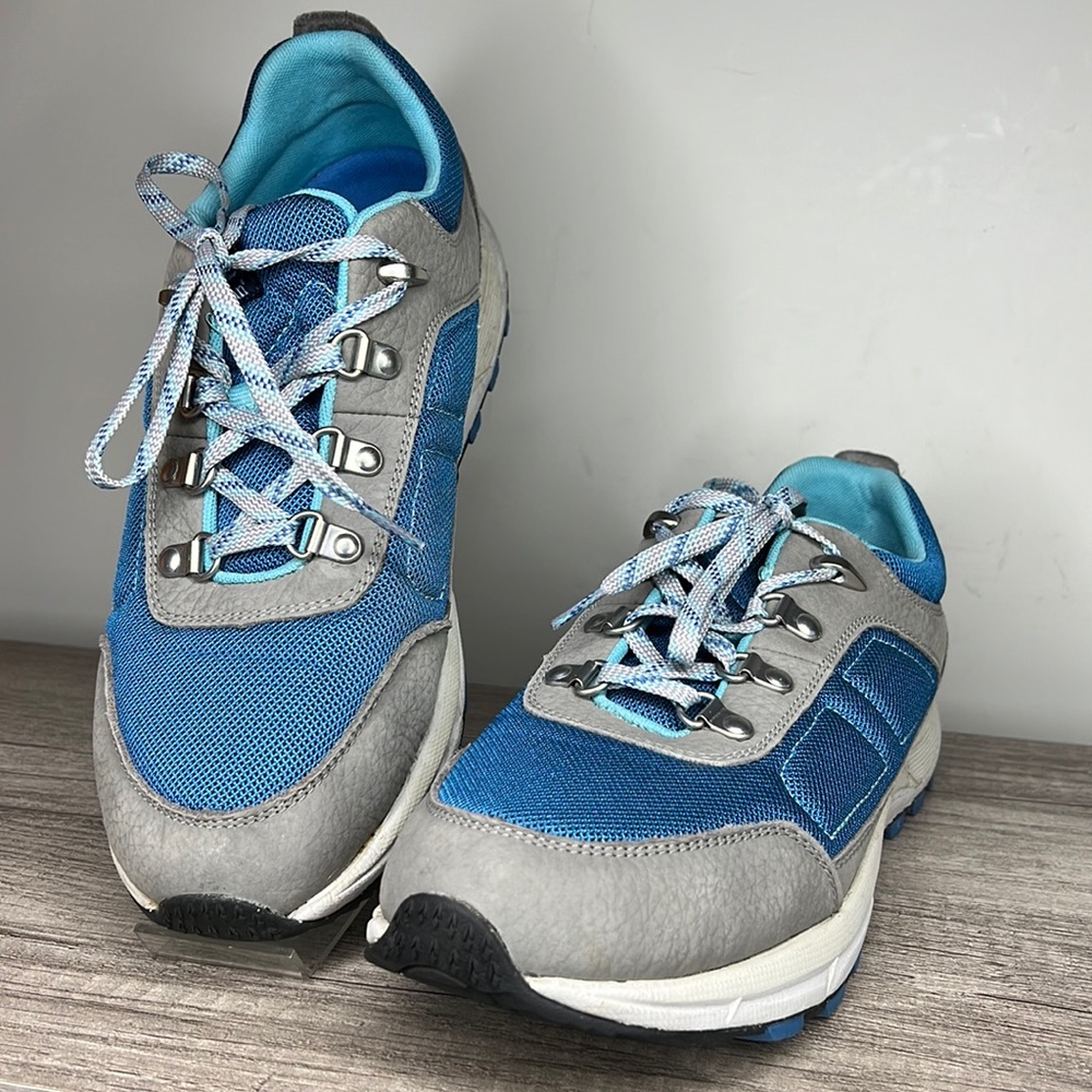 LL Bean Mountain Classic Ventilated Hiking Shoes Like New size 10 medium